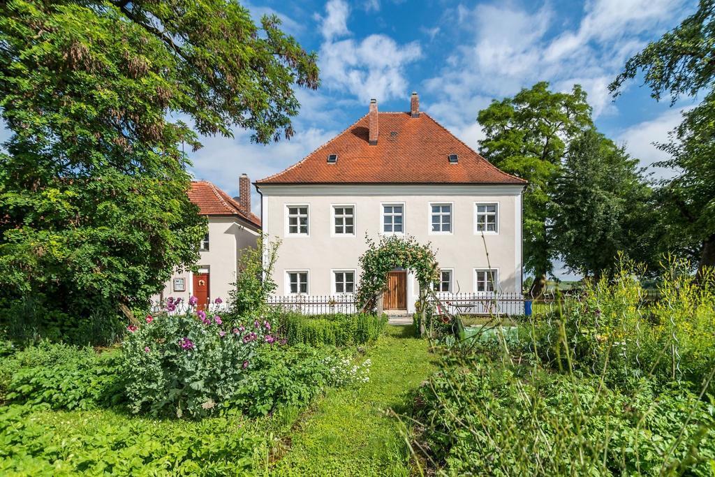 Historischer Pfarrhof Niederleierndorf Langquaid 외부 사진